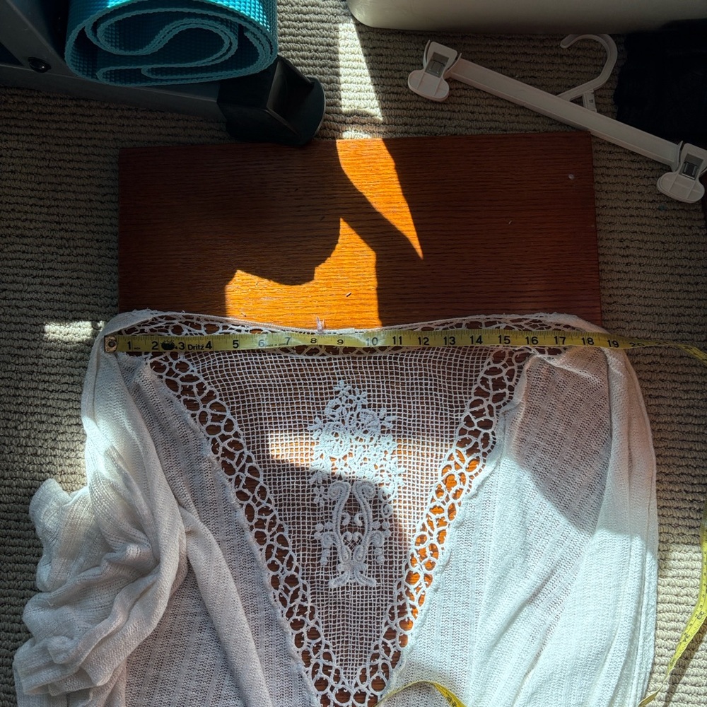 Dreamy Macramé Kimono. Shawl. Bohemian. Penny lane. Swim coverup. Size medium - Picture 8 of 8